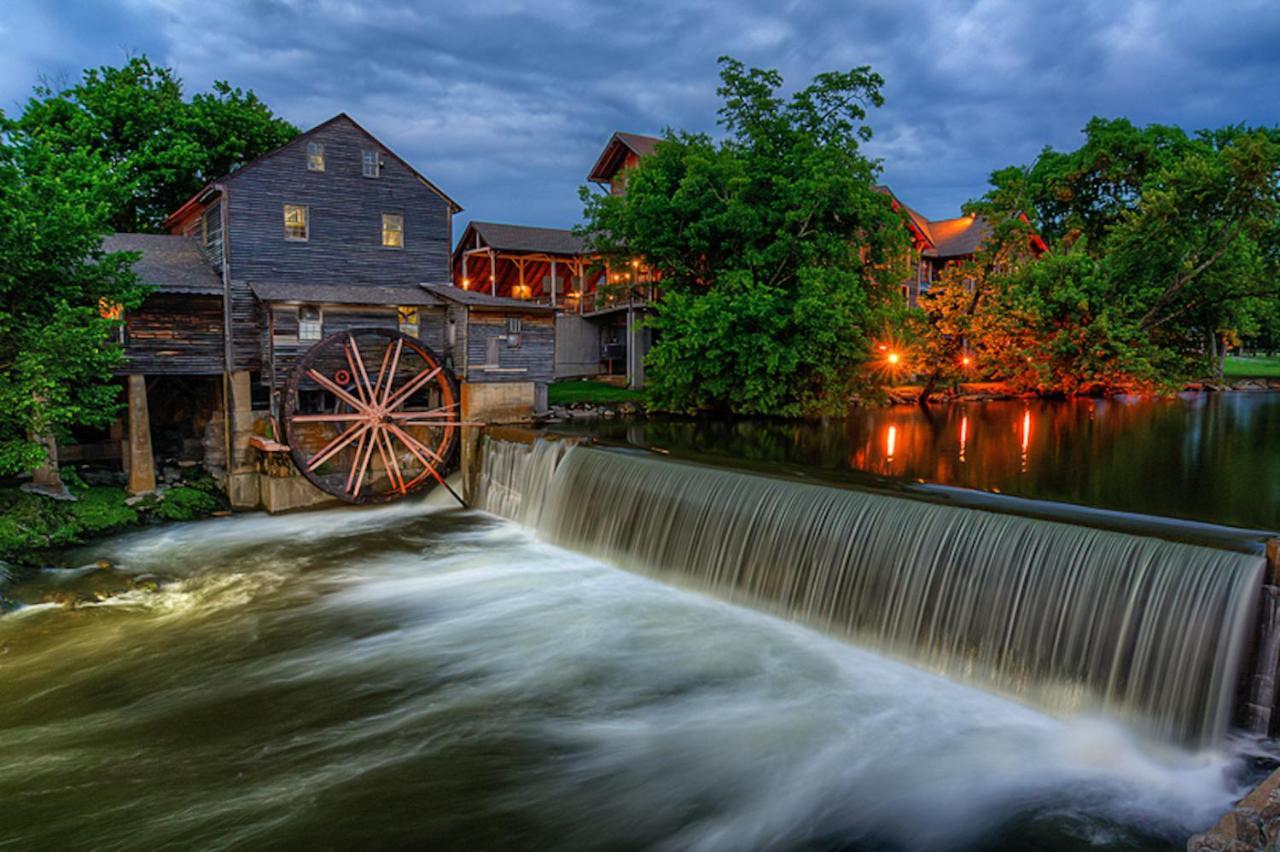 Four Bears Den, Hot Tub, 1089 Of Free Attraction Tickets For Each Paid Day, Dollywood And More Gatlinburg Exterior photo
