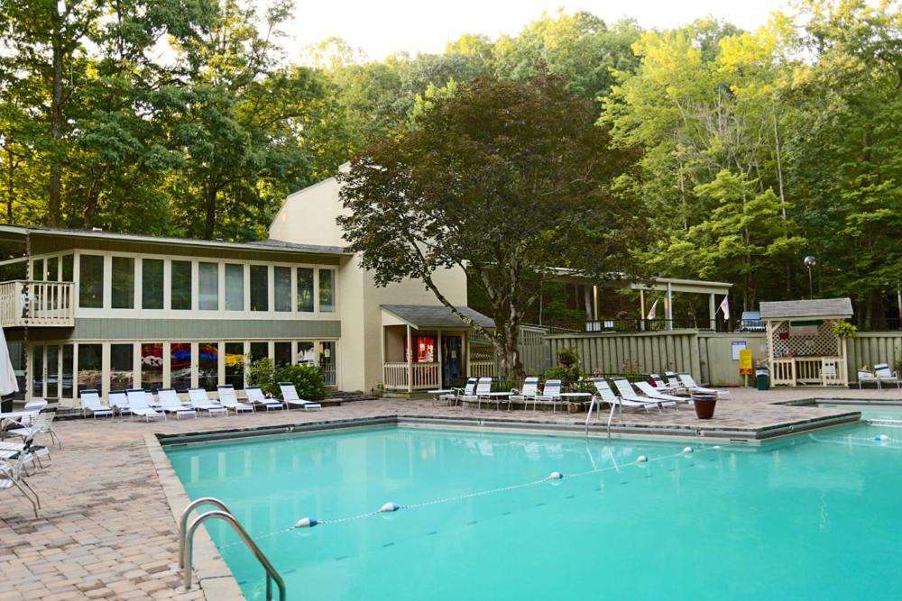 Four Bears Den, Hot Tub, 1089 Of Free Attraction Tickets For Each Paid Day, Dollywood And More Gatlinburg Exterior photo
