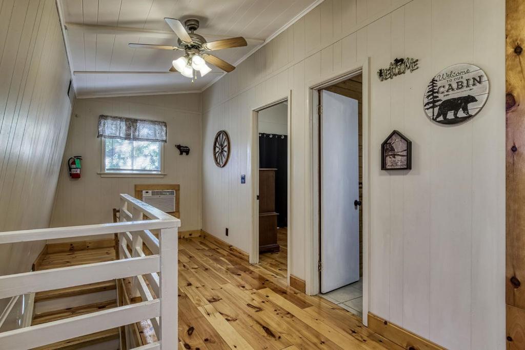 Four Bears Den, Hot Tub, 1089 Of Free Attraction Tickets For Each Paid Day, Dollywood And More Gatlinburg Exterior photo