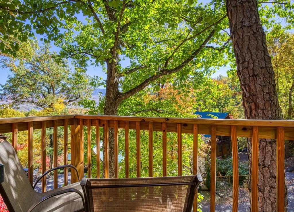 Four Bears Den, Hot Tub, 1089 Of Free Attraction Tickets For Each Paid Day, Dollywood And More Gatlinburg Exterior photo