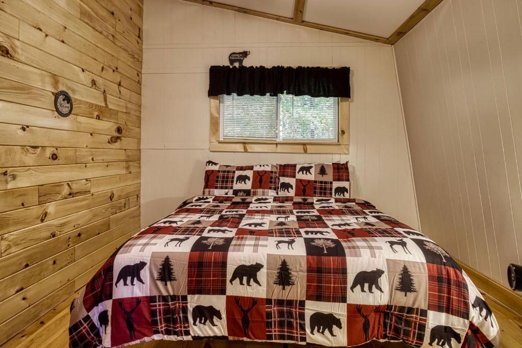 Four Bears Den, Hot Tub, 1089 Of Free Attraction Tickets For Each Paid Day, Dollywood And More Gatlinburg Exterior photo