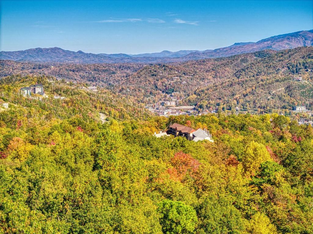 Four Bears Den, Hot Tub, 1089 Of Free Attraction Tickets For Each Paid Day, Dollywood And More Gatlinburg Exterior photo