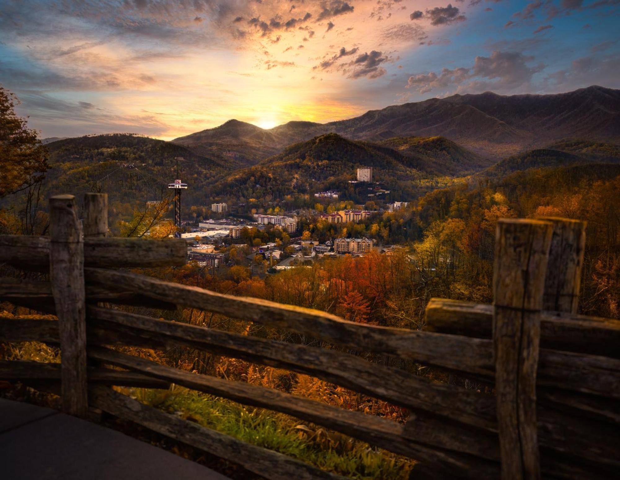 Four Bears Den, Hot Tub, 1089 Of Free Attraction Tickets For Each Paid Day, Dollywood And More Gatlinburg Exterior photo