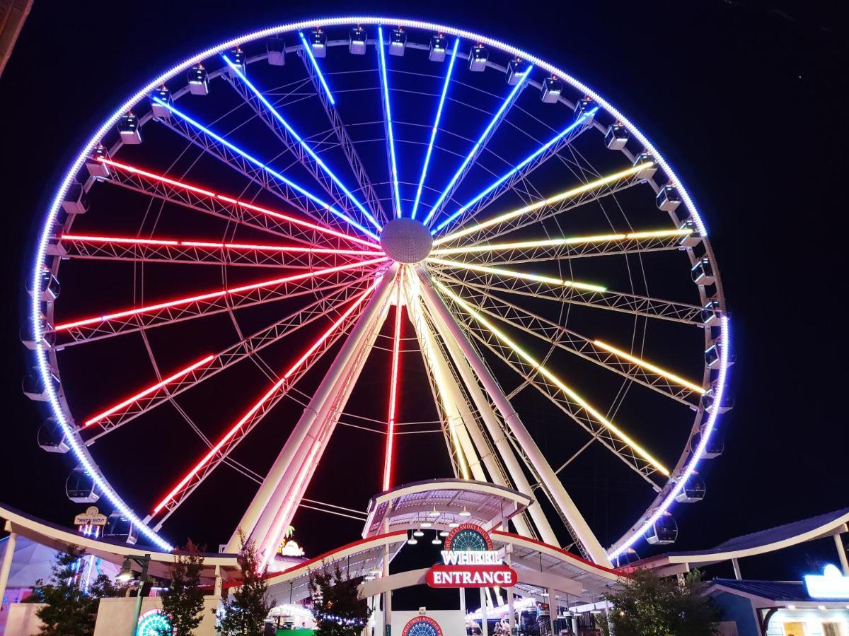 Four Bears Den, Hot Tub, 1089 Of Free Attraction Tickets For Each Paid Day, Dollywood And More Gatlinburg Exterior photo
